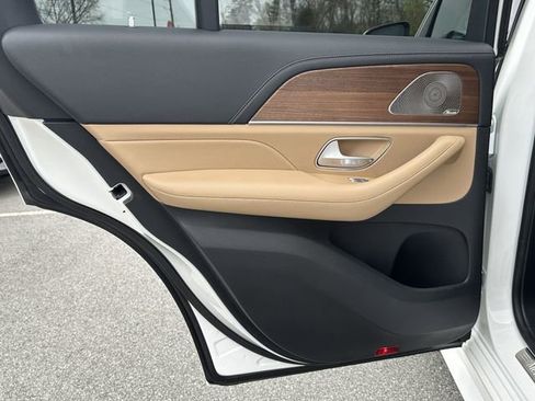 Used 2024 Mercedes-Benz GLE 350 4MATIC w/ AMG Line Exterior image 23