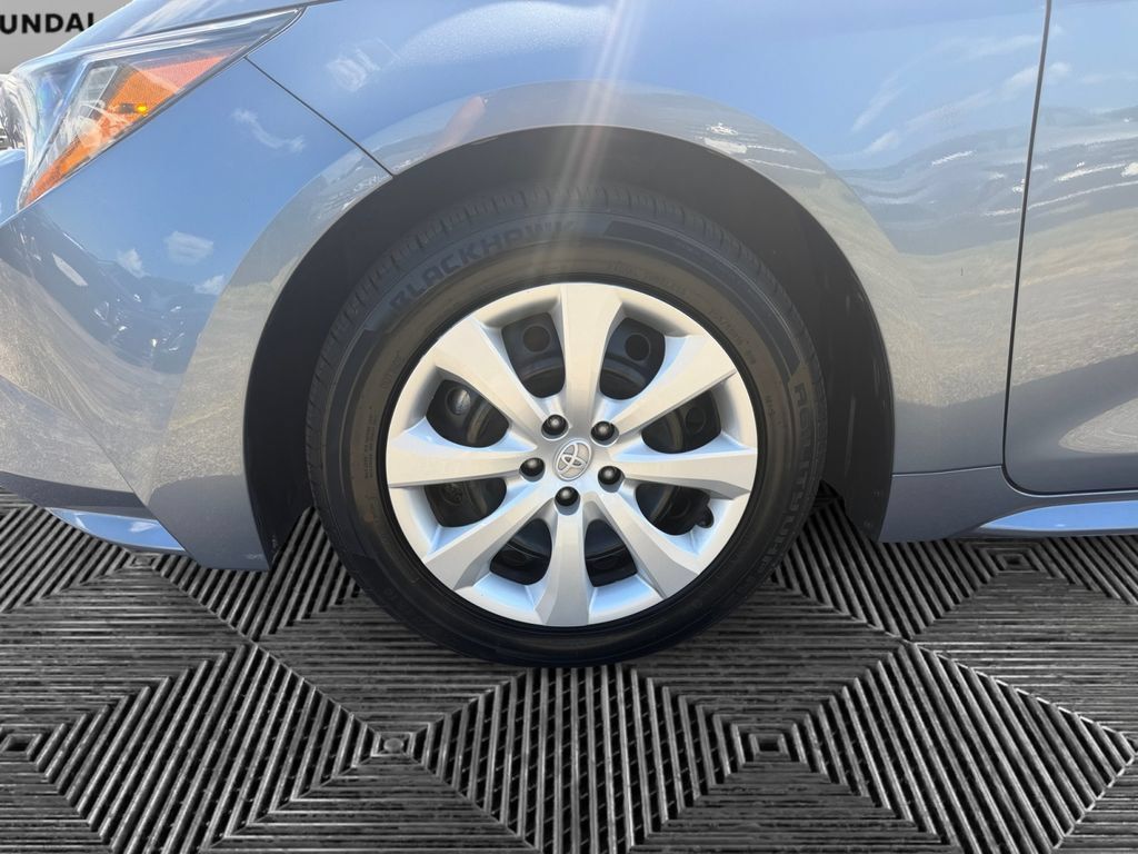 Used 2024 Toyota Corolla LE FWD image 15