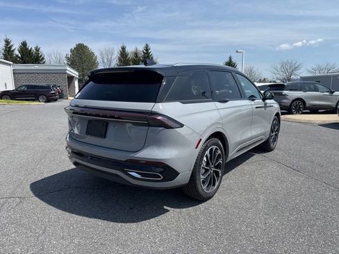 Used 2026 Lincoln Nautilus Premier w/ Equipment Group 102A image 6