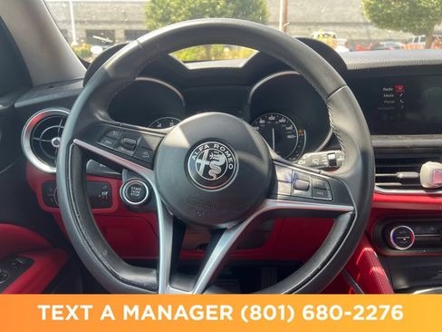 Used 2018 Alfa Romeo Stelvio AWD image 17