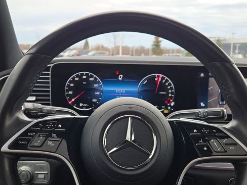 Used 2024 Mercedes-Benz GLE 450e 4MATIC image 33