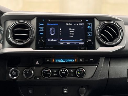 Used 2016 Toyota Tacoma SR5 image 21