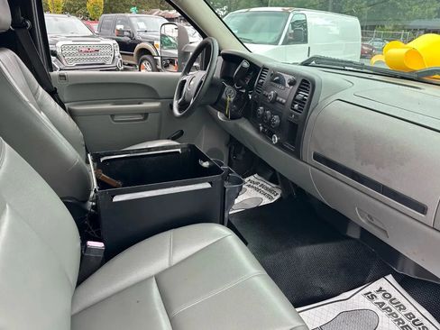 Used 2013 Chevrolet Silverado 1500 W/T image 9
