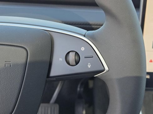 Used 2026 Tesla Model Y Long Range image 16