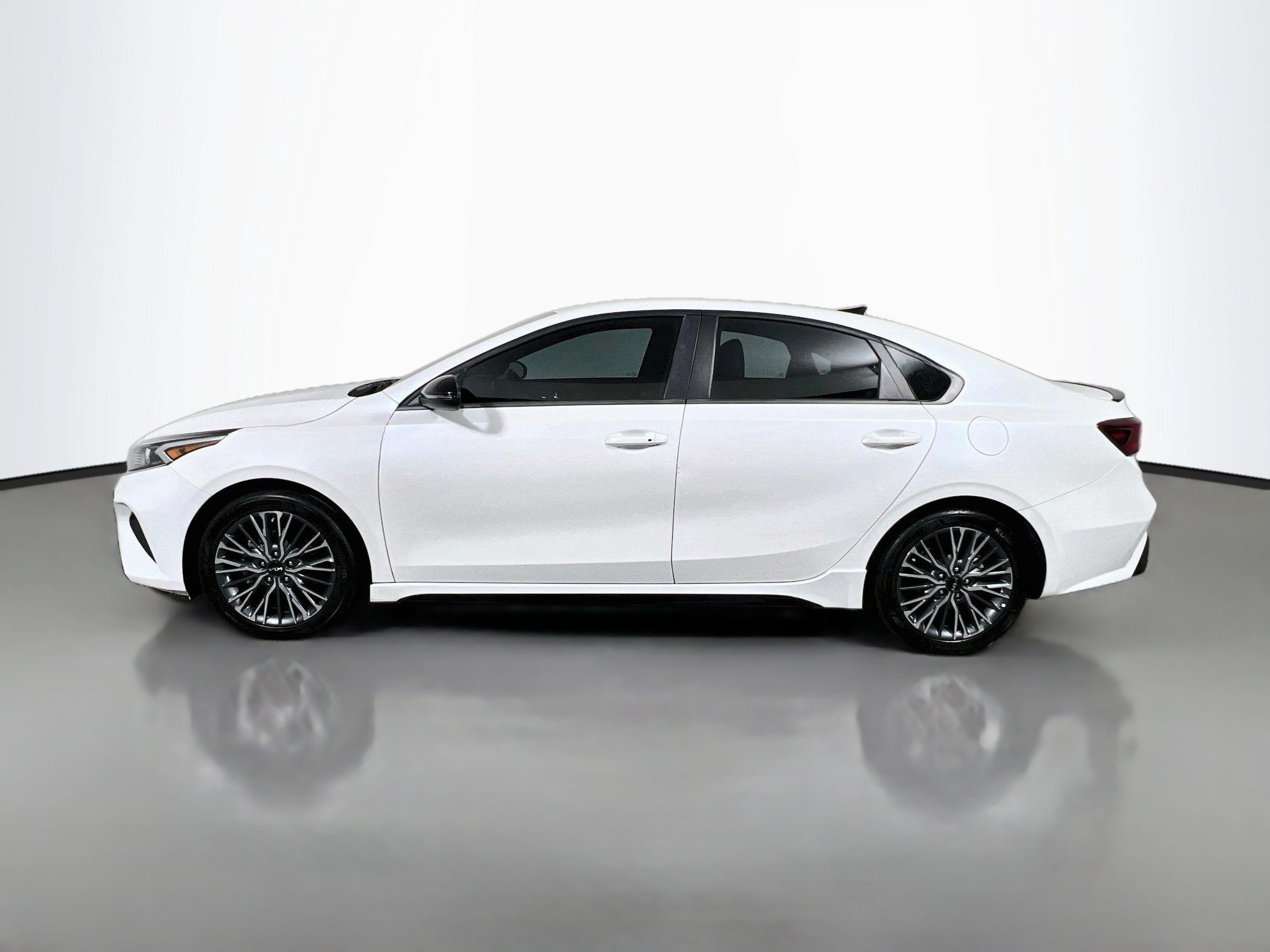 Used 2023 Kia Forte GT-Line FWD image 9