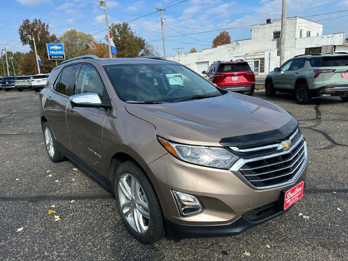 Used 2019 Chevrolet Equinox Premier image 3