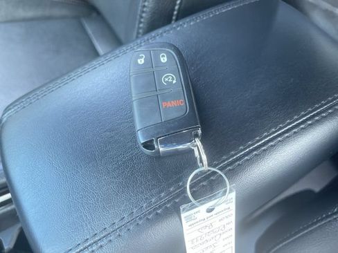 Used 2023 Jeep Compass Limited AWD/4WD image 34