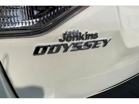 Used 2015 Honda Odyssey Touring Elite image 32