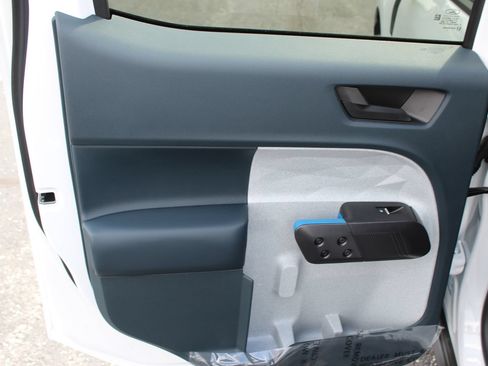 New 2025 Ford Maverick XLT w/ XLT Luxury Package FWD image 15