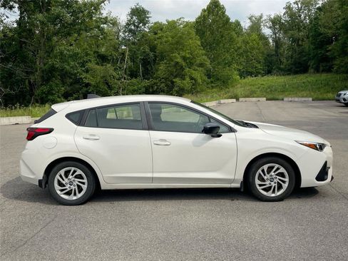 Used 2024 Subaru Impreza 2.0i AWD/4WD image 3