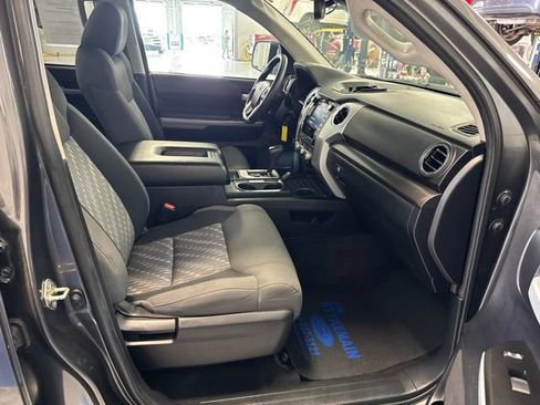 Used 2020 Toyota Tundra SR5 w/ SR5 Upgrade Package AWD/4WD image 18