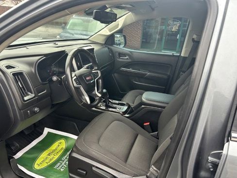 Used 2019 GMC Canyon SLE w/ SLE Convenience Package image 16