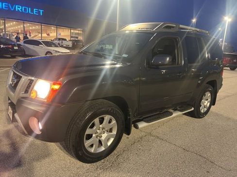 Used 2010 Nissan Xterra SE image 2