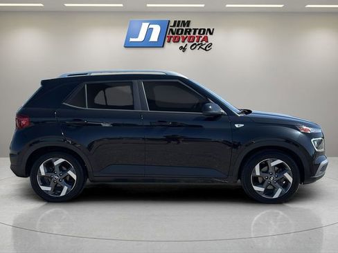 Used 2020 Hyundai Venue SEL w/ Convenience + Premium Package FWD image 4
