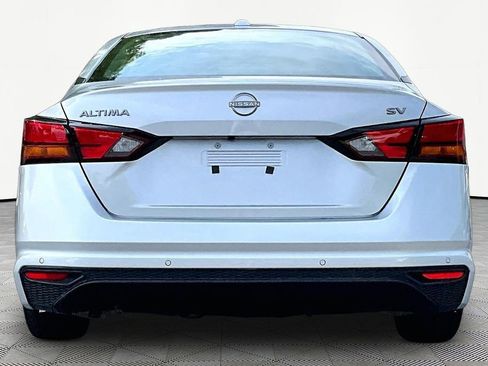 Used 2024 Nissan Altima 2.5 SV FWD image 7