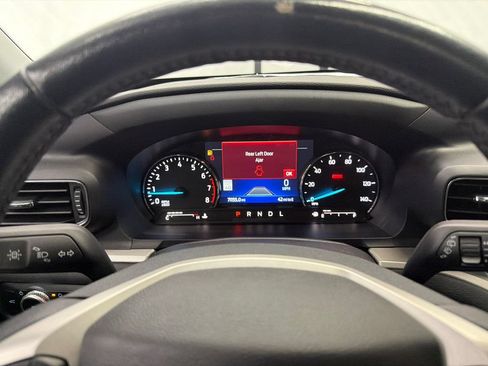 Used 2022 Ford Explorer XLT w/ Equipment Group 202A AWD/4WD image 28