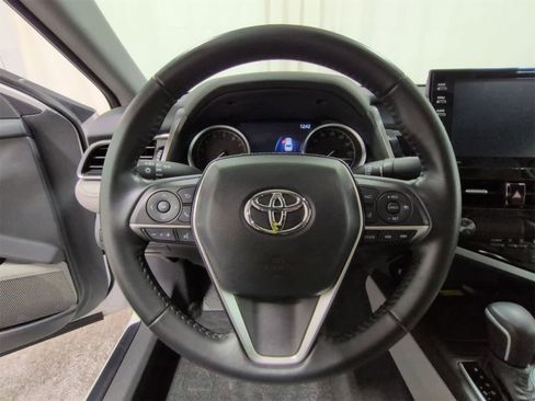 Used 2023 Toyota Camry XLE image 23