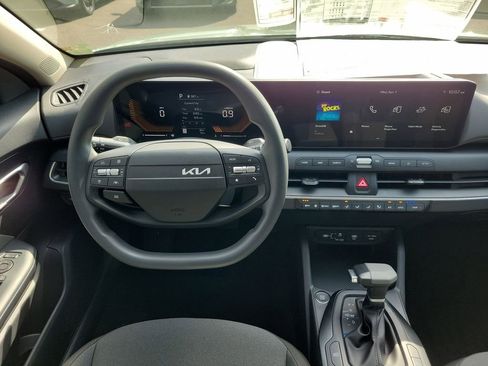 New 2026 Kia K4 LXS image 17