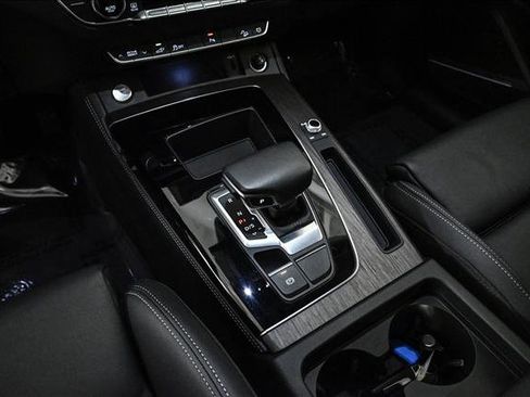 Certified 2024 Audi Q5 e Premium Plus image 12