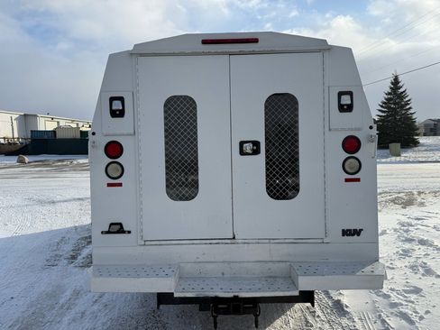 Used 2016 Chevrolet Express 3500 image 6