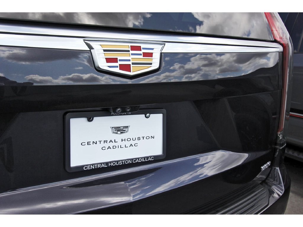 Used 2024 Cadillac Escalade Premium Luxury RWD image 31