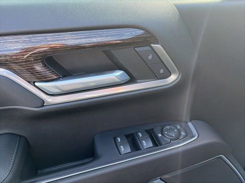 Used 2022 GMC Sierra 1500 Elevation w/ LPO, Elevation Black Package image 12