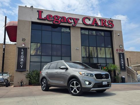 Used 2017 Kia Sorento EX w/ EX V6 Premium Package FWD image 2