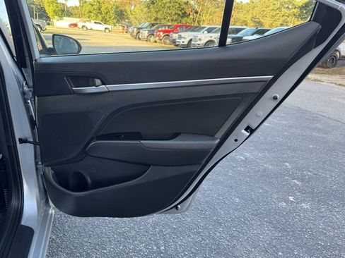 Used 2020 Hyundai Elantra SEL w/ Cargo Package (C1) image 12