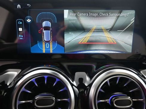 New 2025 Mercedes-Benz GLA 250 image 32