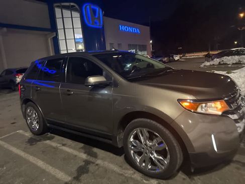 Used 2013 Ford Edge Limited w/ Driver Entry Pkg image 6
