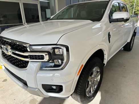 New 2025 Ford Ranger Lariat w/ Chrome Accent Package image 3