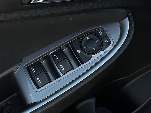 Used 2024 Chevrolet Malibu LT FWD image 24