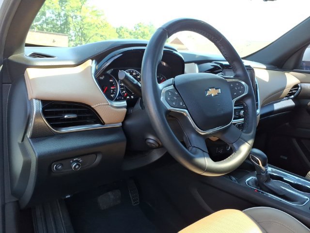 Used 2023 Chevrolet Traverse Premier AWD/4WD image 14