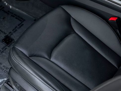 Used 2021 Audi Q8 Prestige w/ Prestige Package image 17