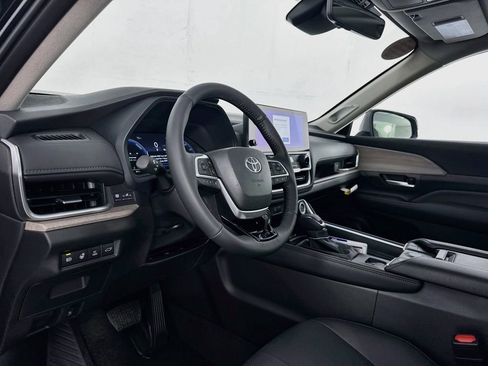 New 2026 Toyota Grand Highlander Limited image 13
