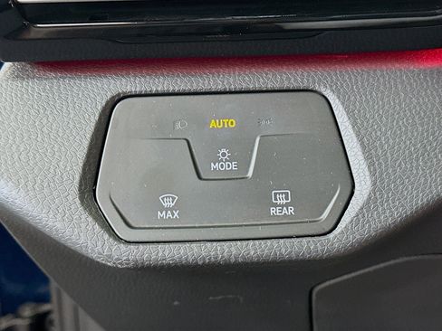 Used 2023 Volkswagen ID.4 2WD image 17