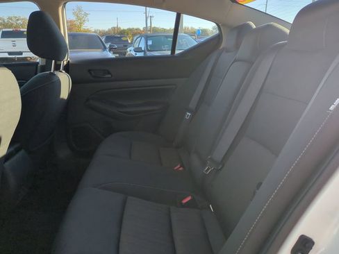 Used 2025 Nissan Altima 2.5 SV image 14