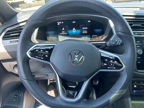 Used 2022 Volkswagen Tiguan SE R-Line AWD/4WD image 18