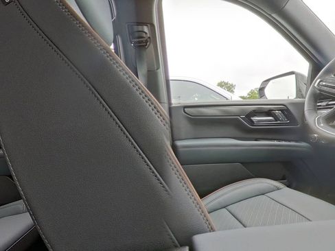 New 2026 GMC Yukon AT4 w/ AT4 Premium Plus Package AWD/4WD image 39