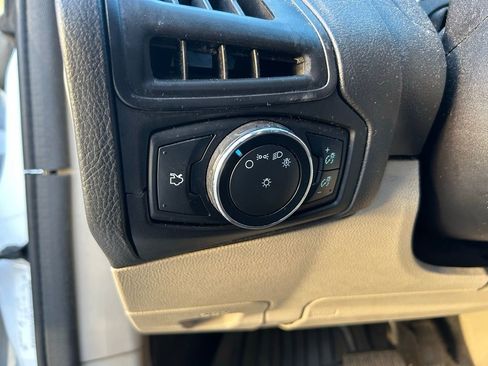 Used 2014 Ford Focus SE image 17