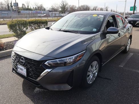 Certified 2025 Nissan Sentra S FWD image 9
