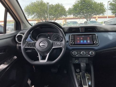 Used 2025 Nissan Versa SV FWD image 11