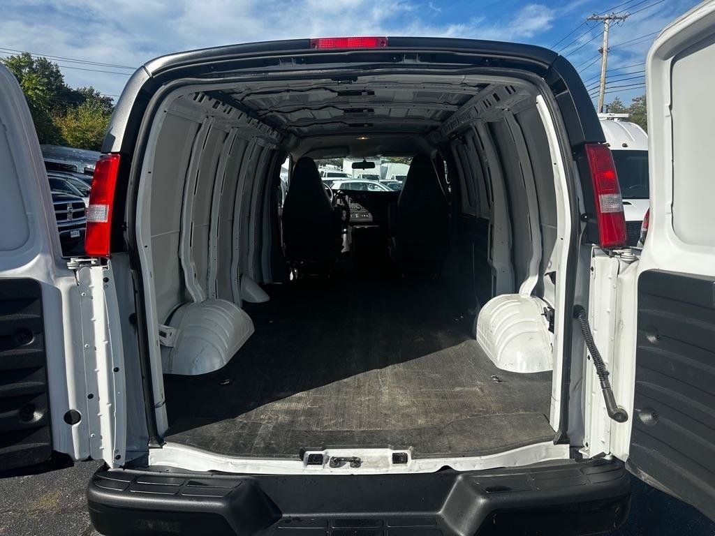 Used 2021 Chevrolet Express 2500 w/ Driver Convenience Package RWD image 9