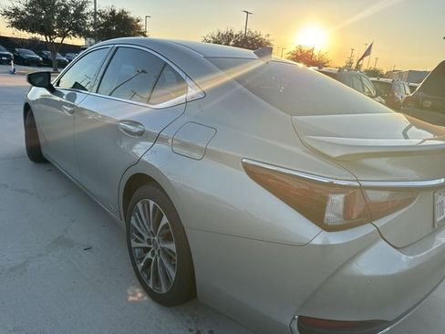 Used 2021 Lexus ES 300h ES 300h image 4