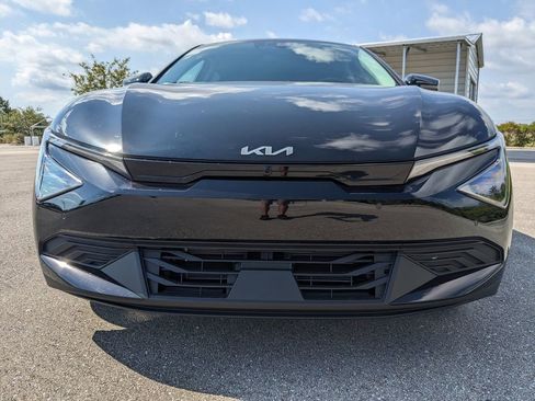 Used 2025 Kia EV6 Light w/ Light LR Technology Package RWD image 10
