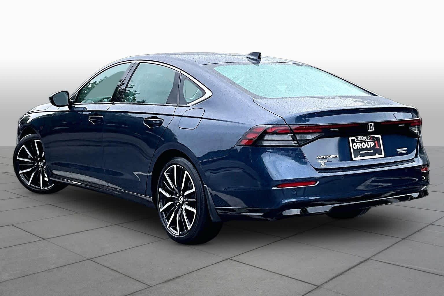 Used 2023 Honda Accord Touring image 12