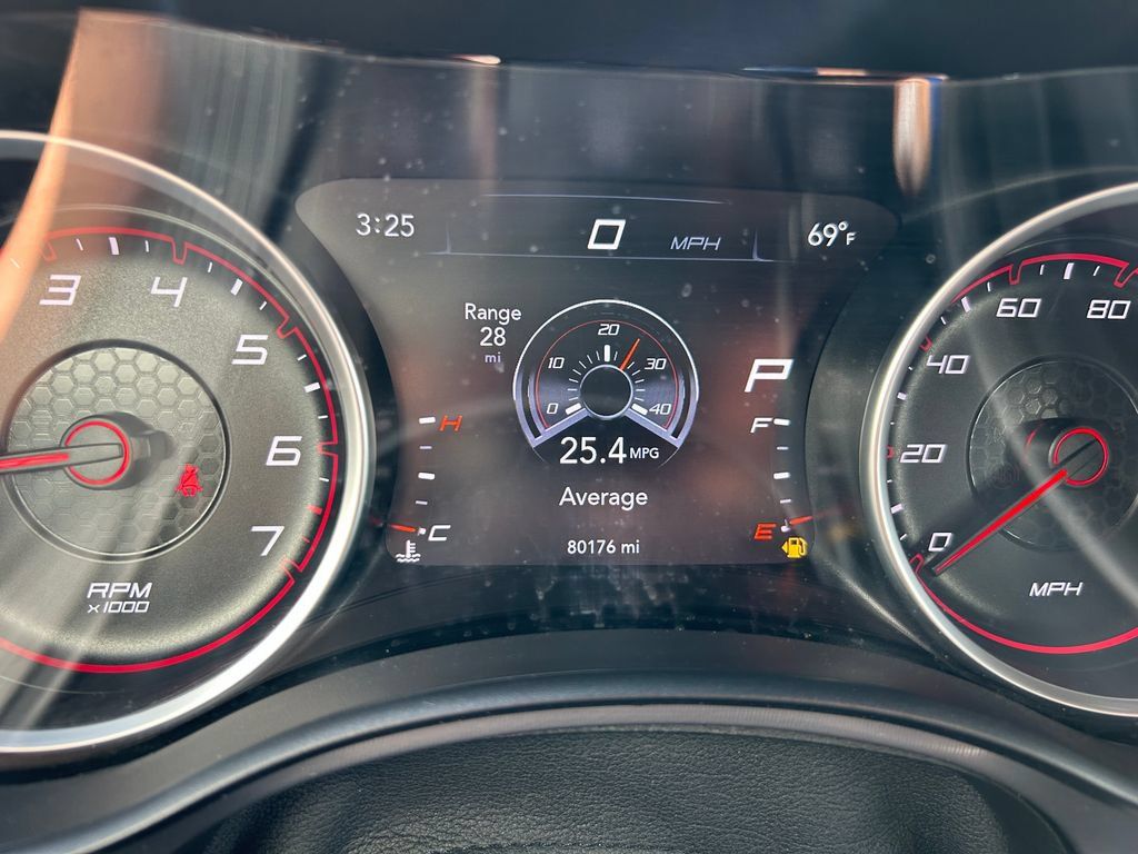Used 2022 Dodge Charger SXT RWD image 10
