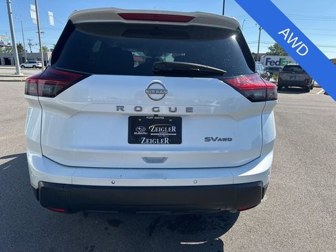 Used 2024 Nissan Rogue SV AWD/4WD image 5
