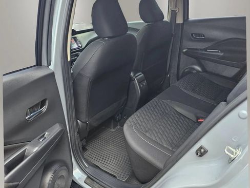Used 2022 Nissan Kicks SV FWD image 7