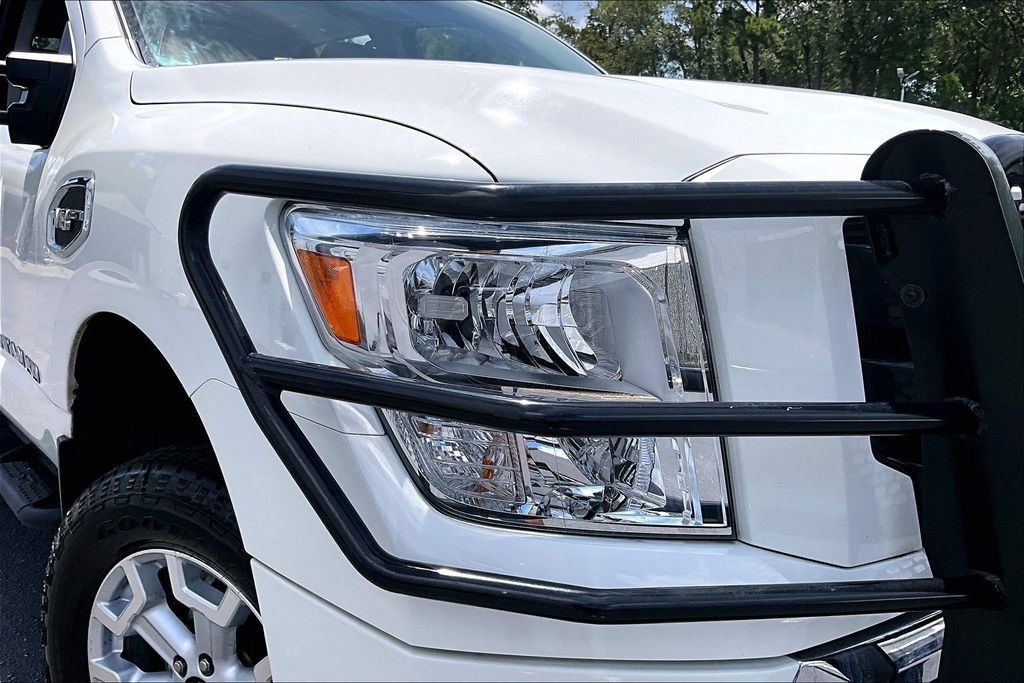 Used 2024 Nissan Titan SV w/ SV Convenience Package AWD/4WD image 31